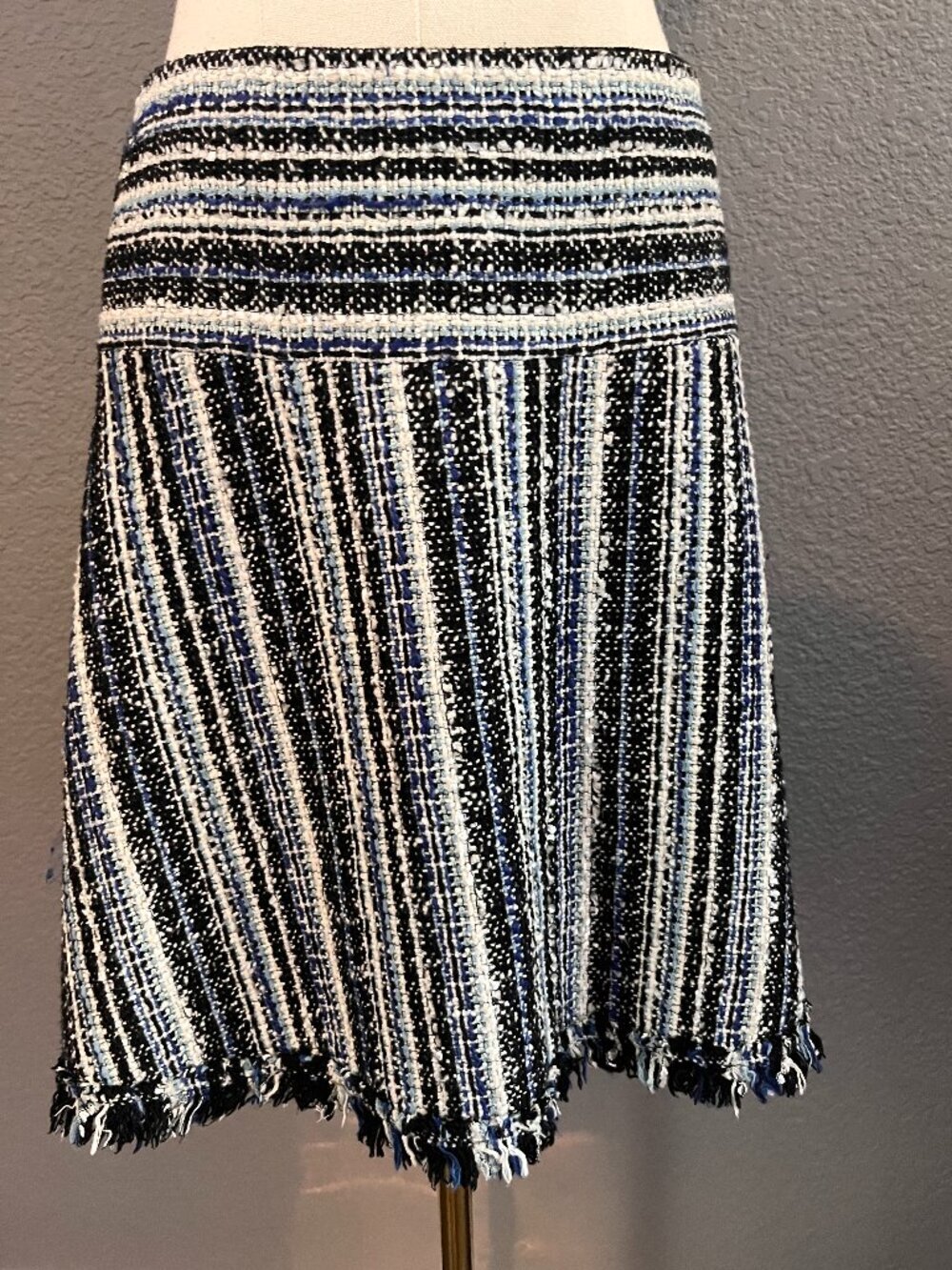 TORY BURCH LAILA BLUE BLACK & CREAM TWEED SKIRT with FRINGE HEM - EUC - SIZE 4